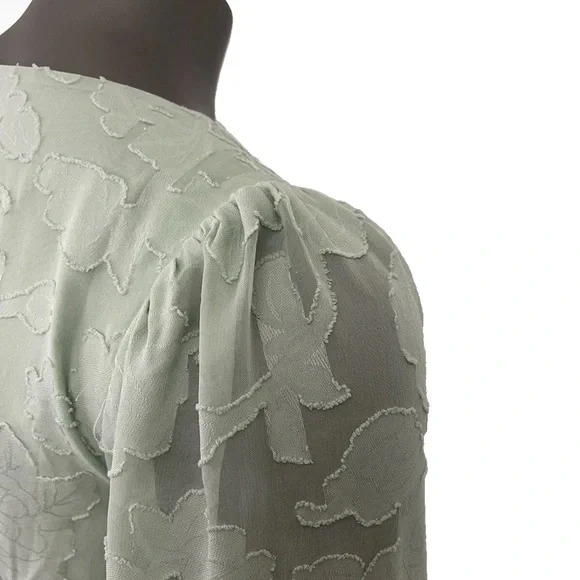 Lulu's Green Plunge Neck Bishop Sleeve Sundress - Picture 10 of 11